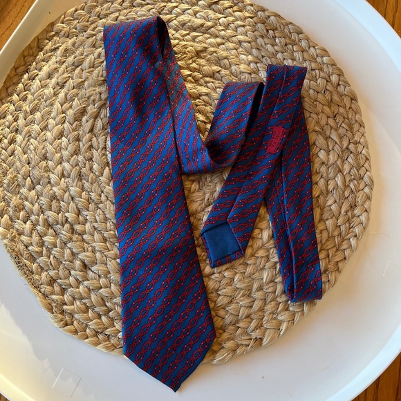 Hermès Vintage Silk Tie Blue Red Interlocking Belt Buckle Motif 100% Silk - Picture 3 of 17